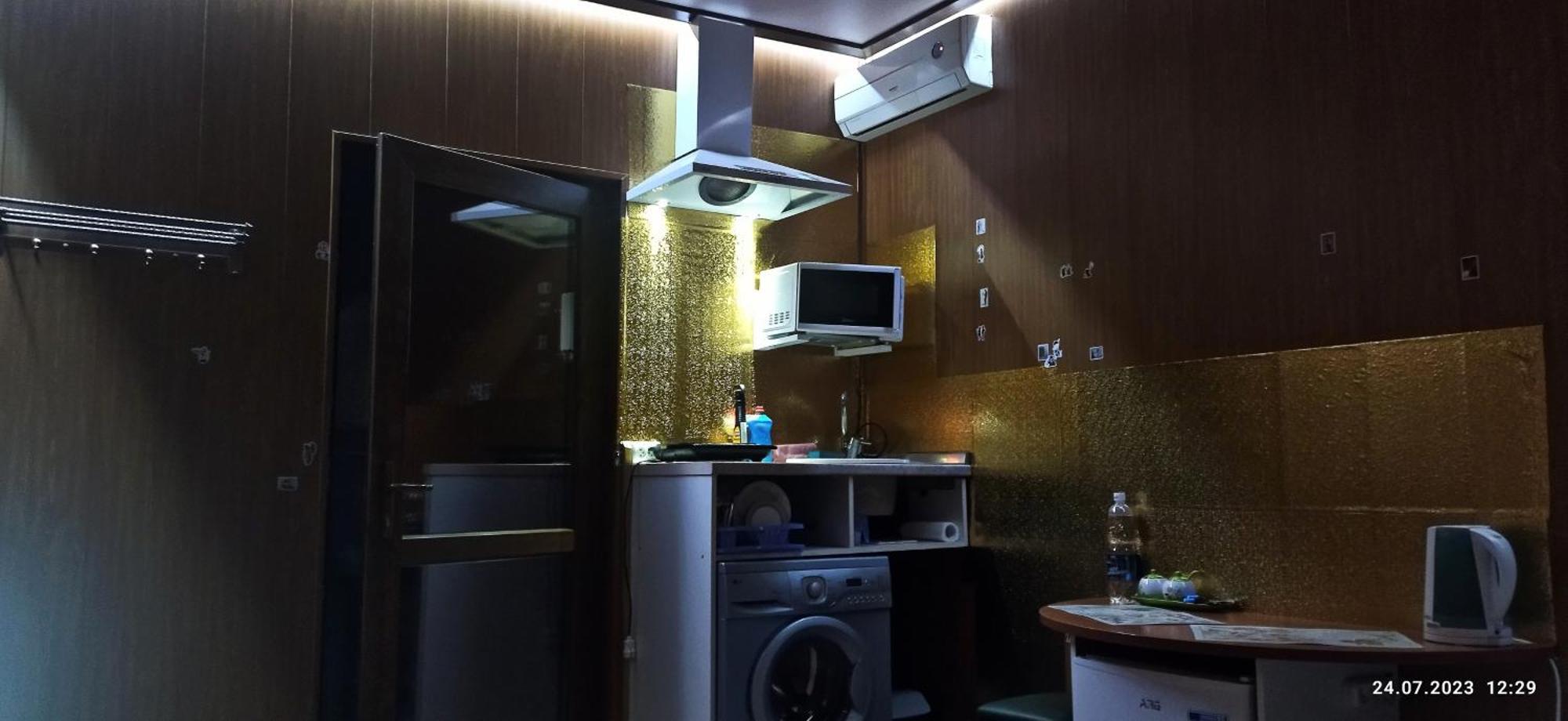 Apartment In A Guest House Almaty Bagian luar foto